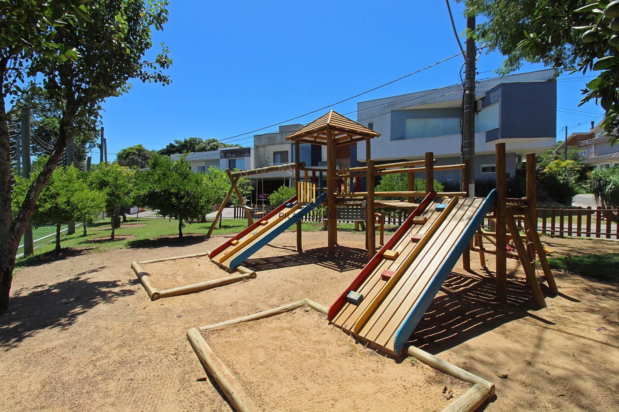 Altos do lago- 455 m² de área privativa, 3 d, 3 vagas , piscina , Linda e ampla casa em condomínio.
