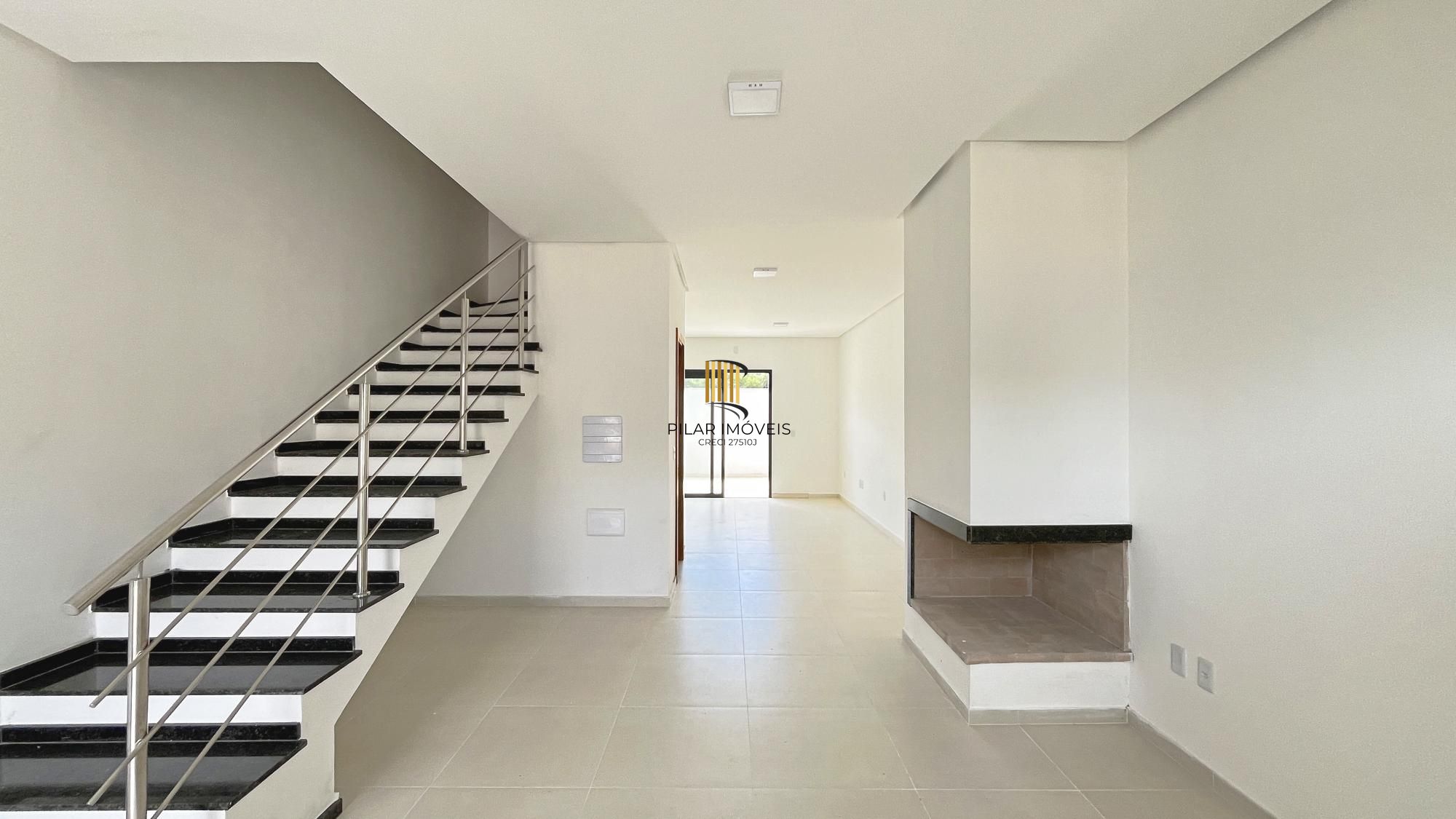 Casa em Porto Alegre, no bairro Hípica, com 3 dormitório(s), à venda.