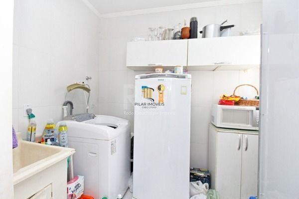 Casa em Porto Alegre, no bairro Aberta dos Morros, com 3 dormitório(s), e 3 banheiros, à venda.