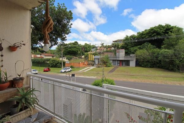 Casa Condominio em Porto Alegre, no bairro Ipanema, com 2 dormitório(s), e 2 banheiros, à venda.
