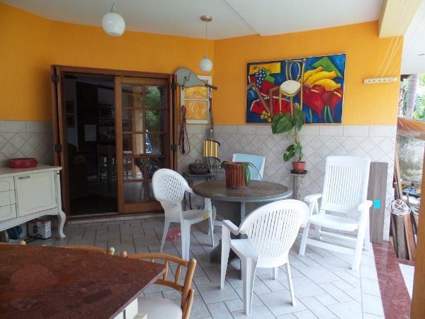 Casa para Venda - 287m², 4 dormitórios, sendo 1 suites, 4 vagas - Tristeza