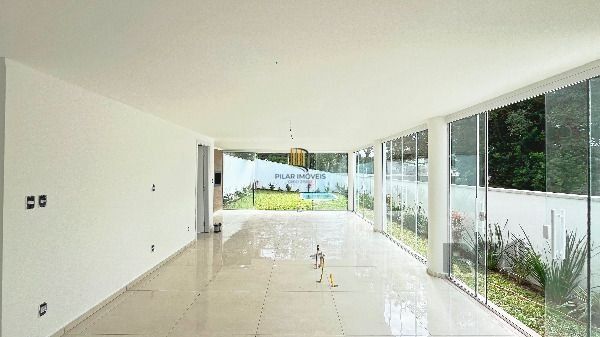 Casa Condominio em Porto Alegre, no bairro Hípica, com 3 dormitório(s), à venda.