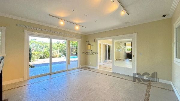 Casa no Jardim do Sol com 4D, sendo 2 suítes e 4 vagas de garagem