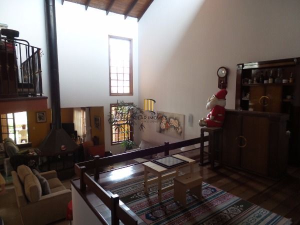 Casa para Venda - 287m², 4 dormitórios, sendo 1 suites, 4 vagas - Tristeza