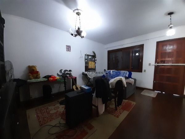 Casa para Venda - 140m², 2 dormitórios, 2 vagas - Hípica