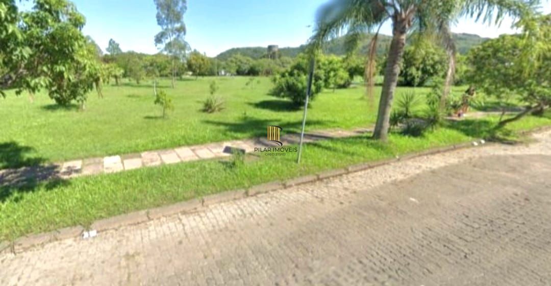 Casa em Porto Alegre, no bairro Hípica, com 2 dormitório(s), e 2 banheiros, à venda.