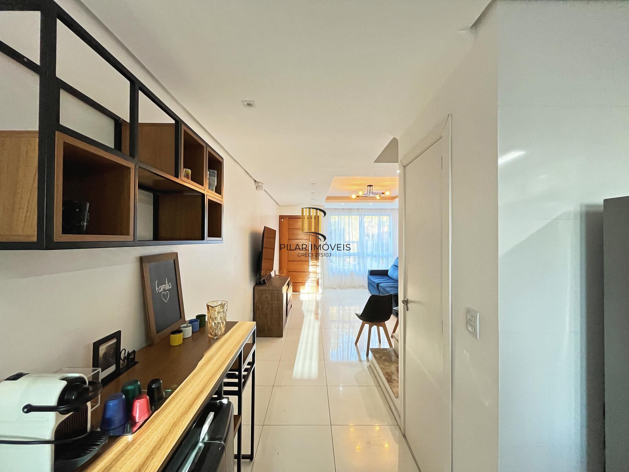 Casa 3 dormitórios no bairro Guarujá