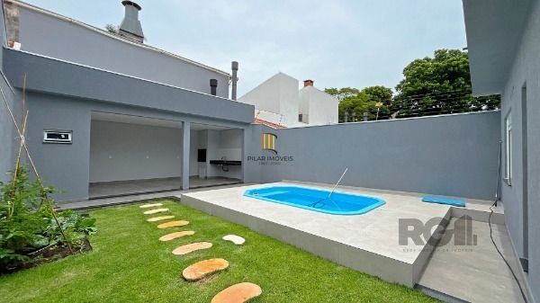 Casa em Porto Alegre, no bairro Ipanema, com 3 dormitório(s), à venda.