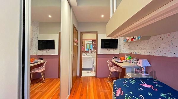 Casa 3 dormitórios no bairro Hípica