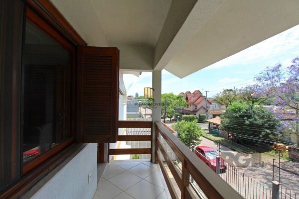 Casa Condominio para Venda - 197m², 3 dormitórios, sendo 1 suites, 2 vagas - Tristeza