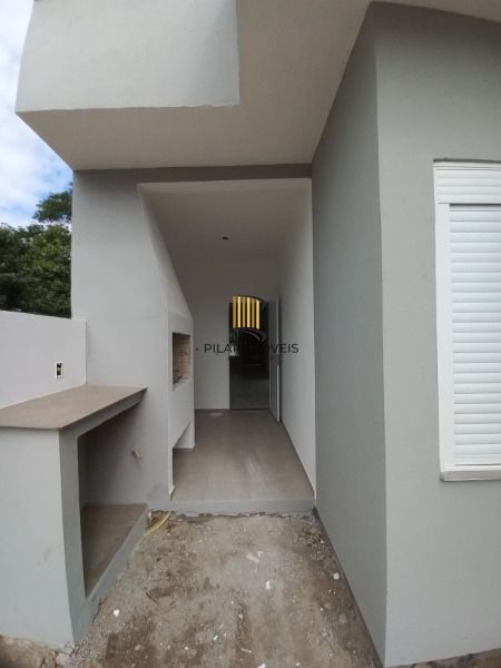 Casa em Porto Alegre, no bairro Belém Novo, com 3 dormitório(s), e 3 banheiros, à venda.
