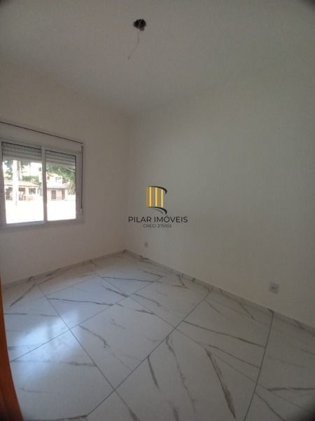 Casa em Porto Alegre, no bairro Belém Novo, com 3 dormitório(s), e 3 banheiros, à venda.
