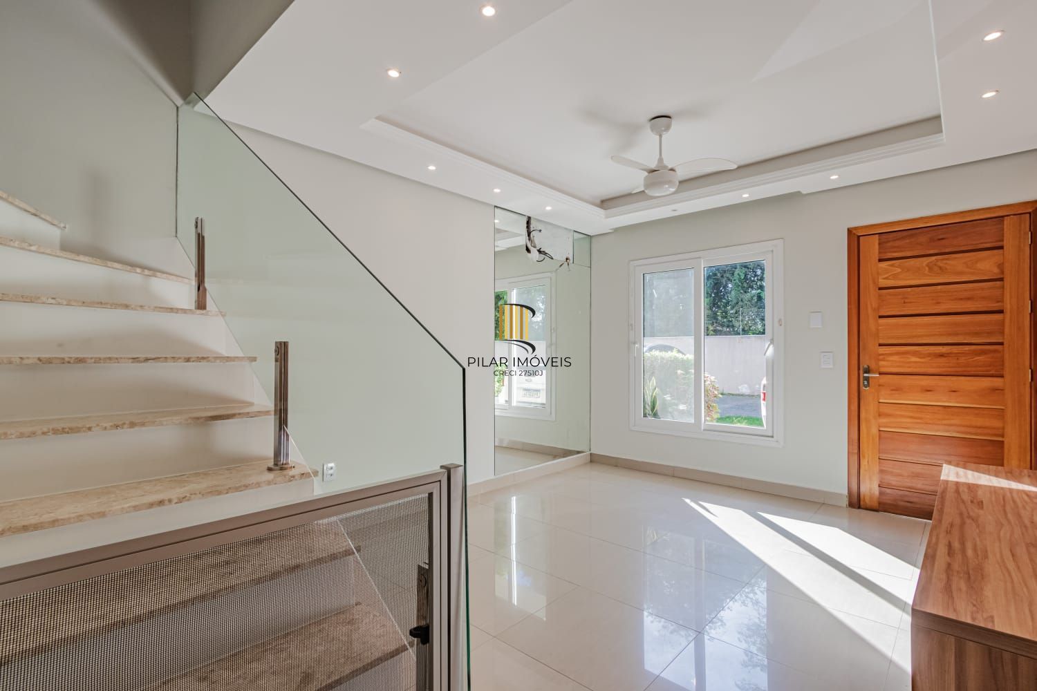 Sobrado 2 dormitórios com sótão em condomínio no bairro Hípica Urubatan zona sul de Porto Alegre !