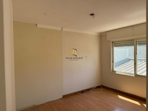 Apartamento em Porto Alegre, no bairro Azenha, com 2 dormitório(s), e 2 banheiros, à venda.