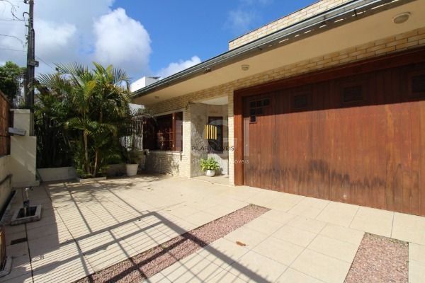 Casa para Venda - 382m², 6 dormitórios, sendo 2 suites, 4 vagas - Ipanema