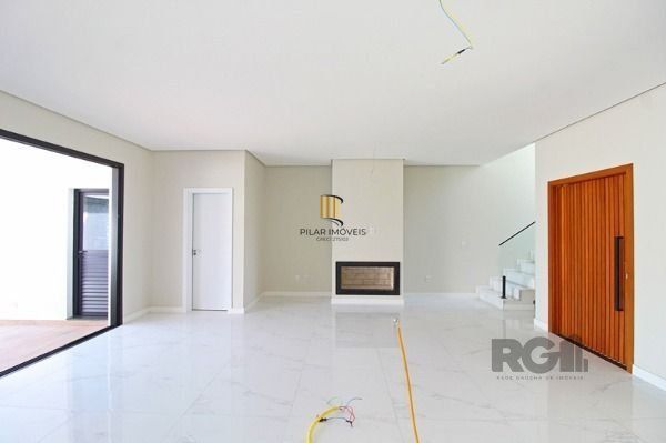Casa Condominio em Porto Alegre, no bairro Ipanema, com 3 dormitório(s), à venda.
