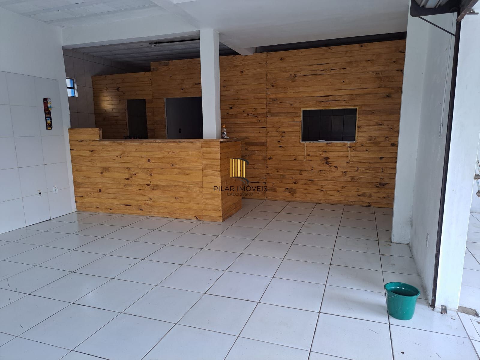 Excelente terreno de esquina com dois prédios (comercial e residencial)