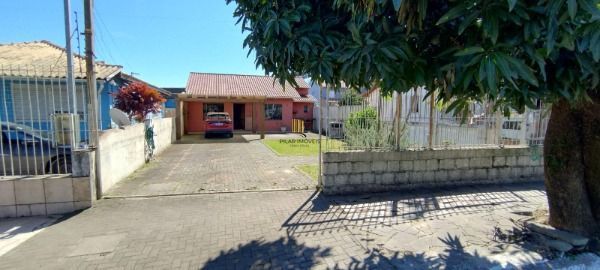 Casa em Porto Alegre, no bairro Camaquã, com 2 dormitório(s), e 2 banheiros, à venda. - Pilar Imóveis