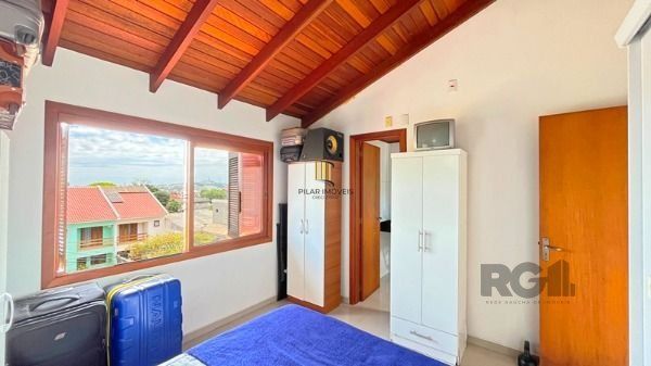 Casa em Porto Alegre, no bairro Tristeza, com 3 dormitório(s), e 3 banheiros, à venda.