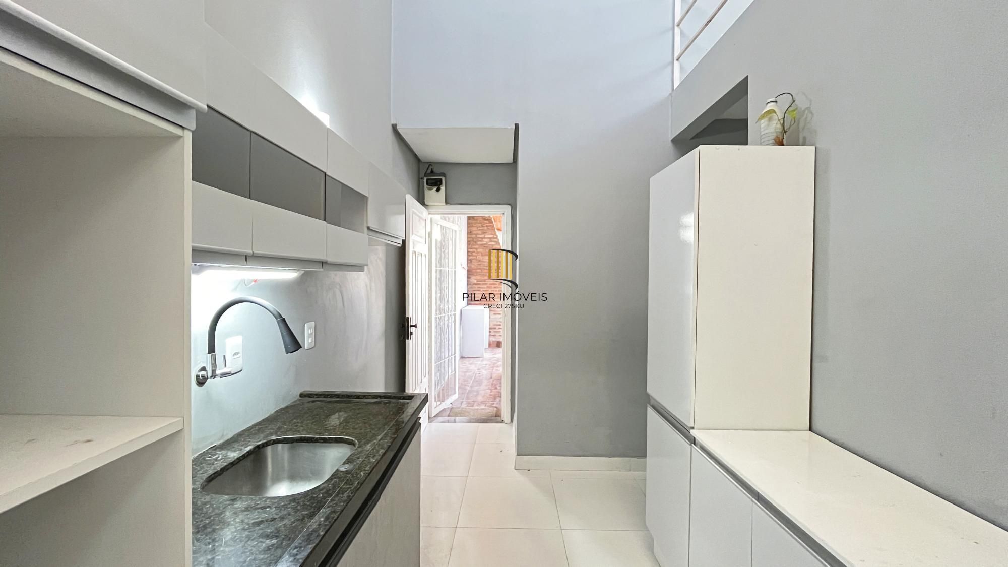 Casa para Venda - 70m², 2 dormitórios, 2 vagas - Hípica