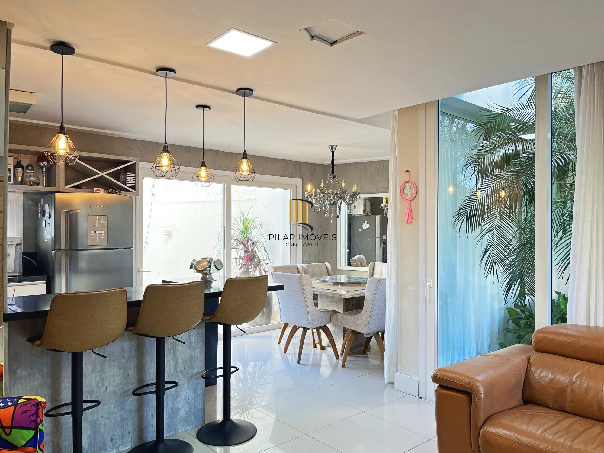 Casa 4 dormitórios no bairro Hípica