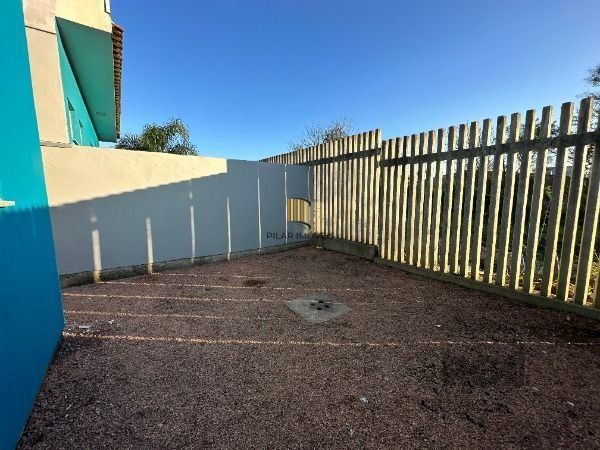 Casa Condominio em Porto Alegre, no bairro Ponta Grossa, com 2 dormitório(s), e 2 banheiros, à venda.