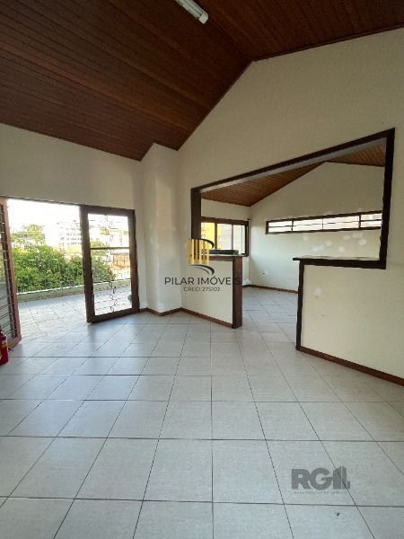 Casa 6 dormitórios no bairro Cristal