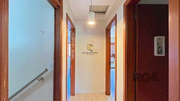 Casa em Porto Alegre, no bairro Hípica, com 3 dormitório(s), e 3 banheiros, à venda.