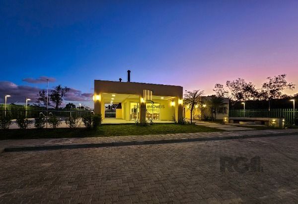 Casa Condominio em Porto Alegre, no bairro Hípica, com 3 dormitório(s), e 3 banheiros, à venda.
