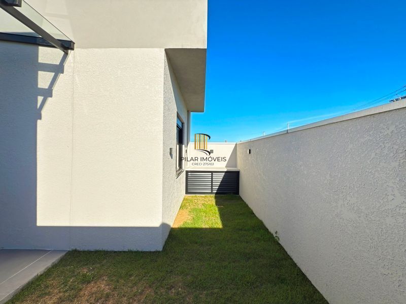 Espetacular Residência térrea com 3 dormitórios no bairro Hípica.