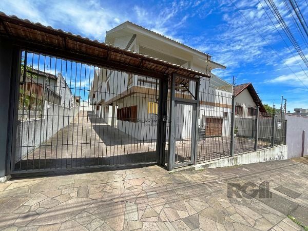 Casa Condominio para Venda - 197m², 3 dormitórios, sendo 1 suites, 2 vagas - Tristeza