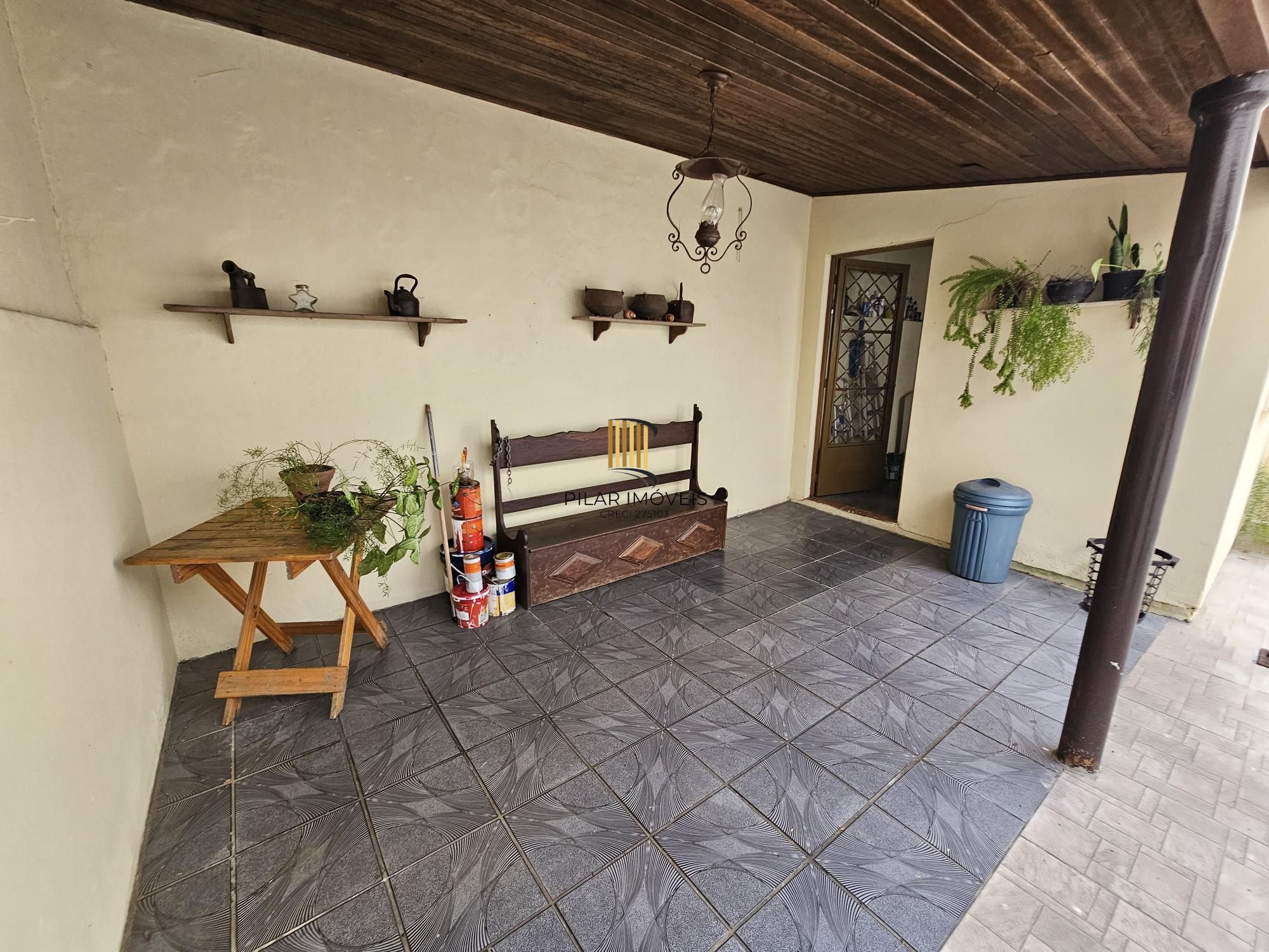 Casa 3 dormitórios no bairro Hípica