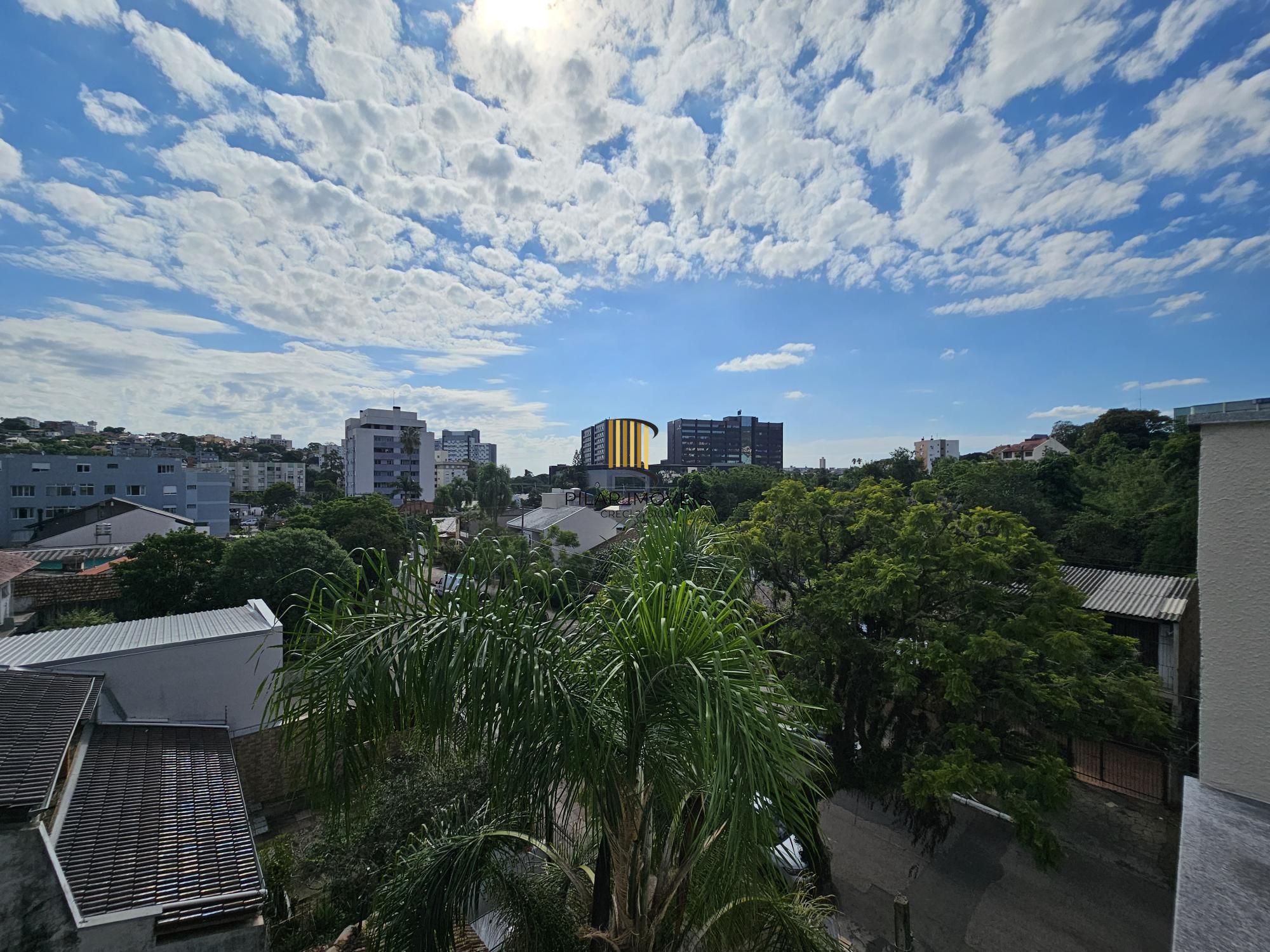 Casa de Condomínio 3 dormitórios no bairro Glória