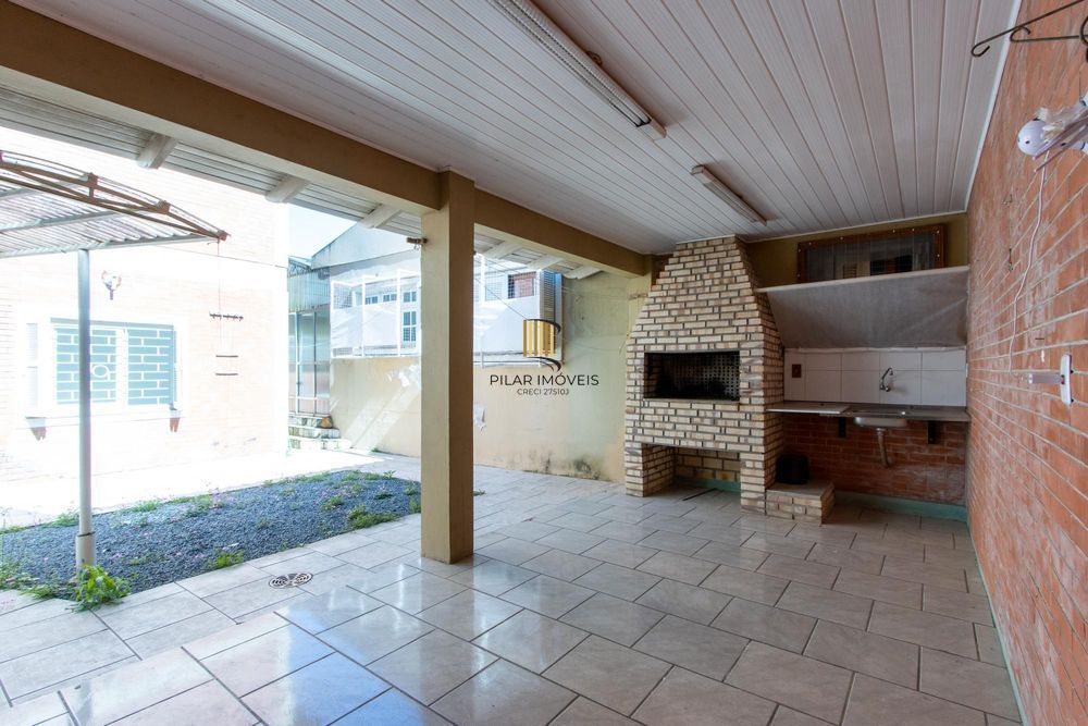 Casa 4 dormitórios no bairro Hípica