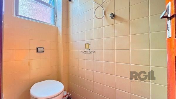 Apartamento em Porto Alegre, no bairro Praia de Belas, com 2 dormitório(s), e 2 banheiros, à venda.