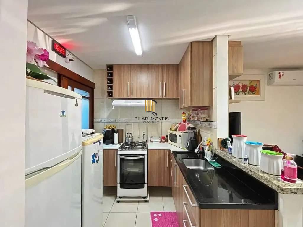 Casa 2 dormitórios no bairro Hípica