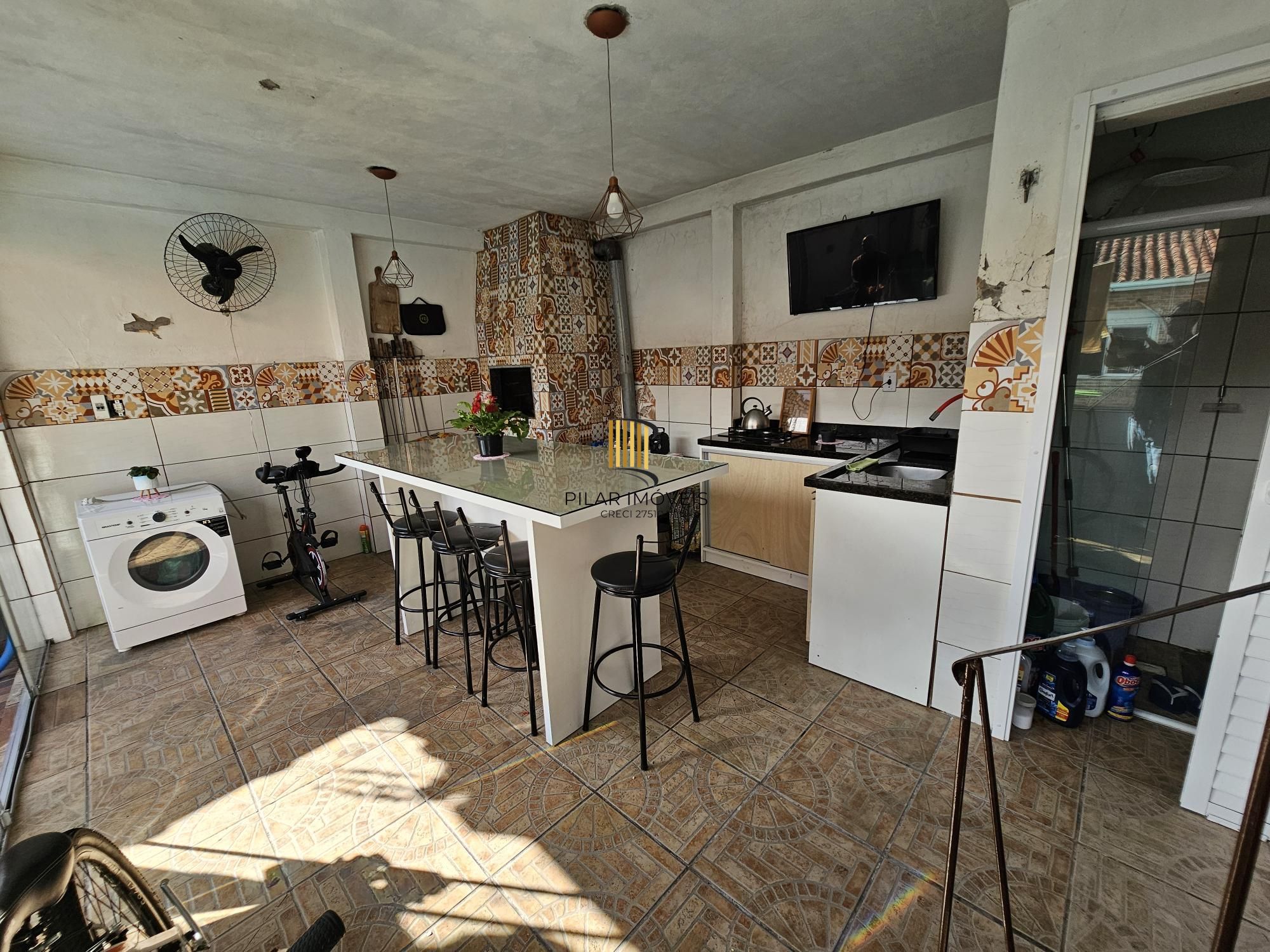 Casa com piscina e salão de festas na Rua Capitão Pedroso bairro Restinga zona sul de Porto Alegre !