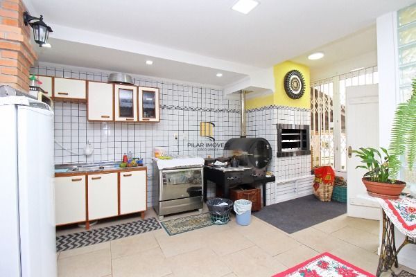 Casa para Venda - 300m², 3 dormitórios, sendo 1 suites, 2 vagas - Ipanema