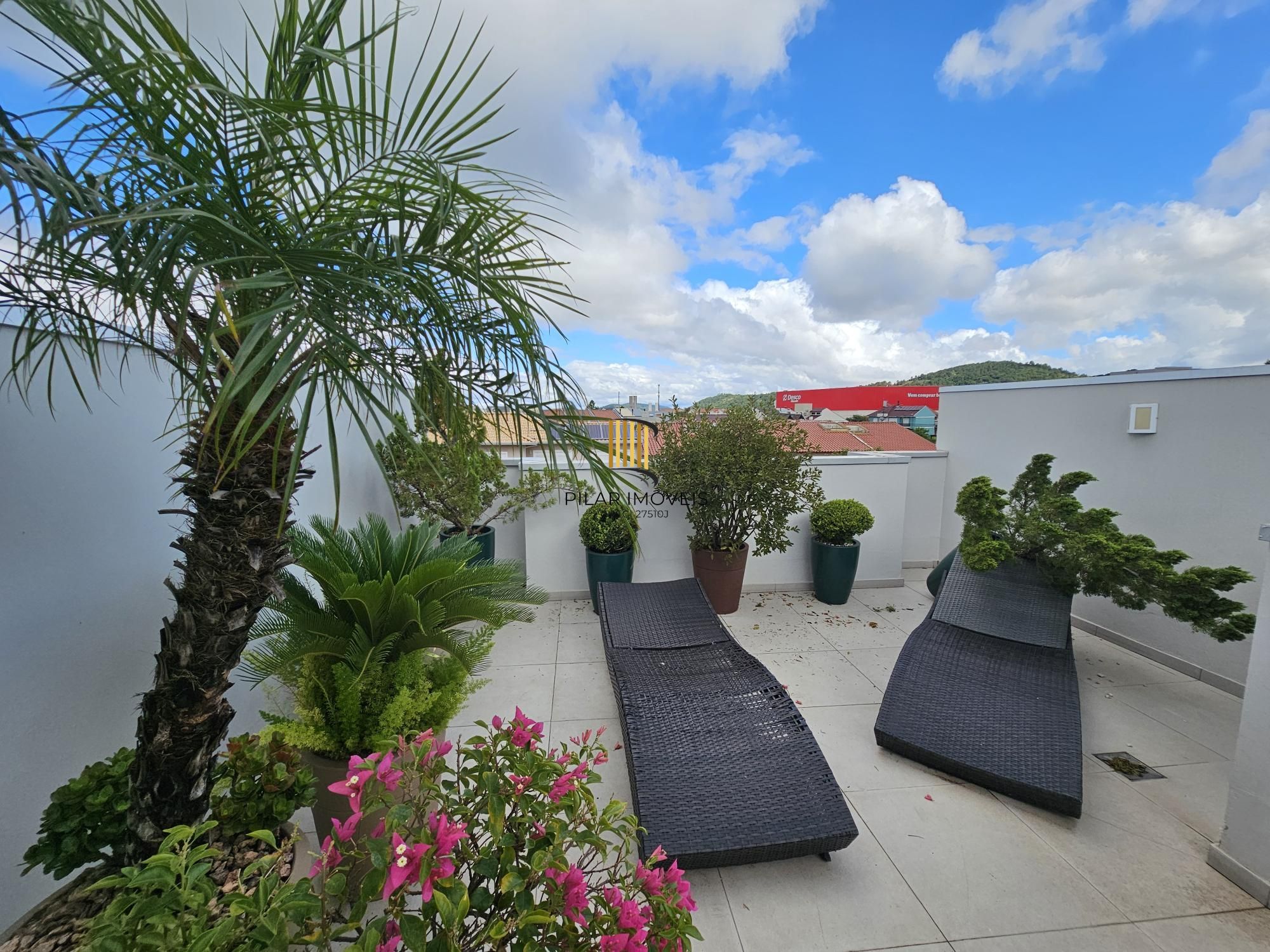 Casa 3 dormitórios no bairro Hípica