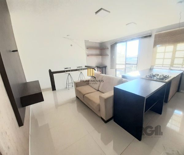 Casa Comercial em Porto Alegre, no bairro Tristeza, à venda.