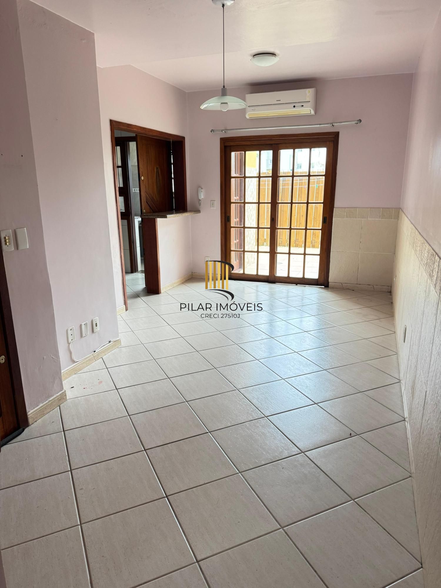 No bairro Serraria, casa em condomínio com 3 dormitórios