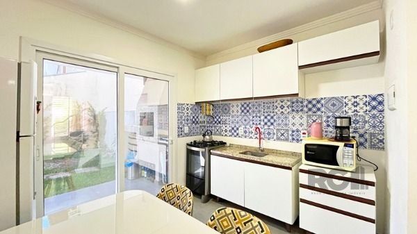 Casa em Porto Alegre, no bairro Hípica, com 2 dormitório(s), à venda.