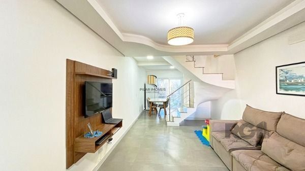 Casa em Porto Alegre, no bairro Hípica, com 2 dormitório(s), à venda.