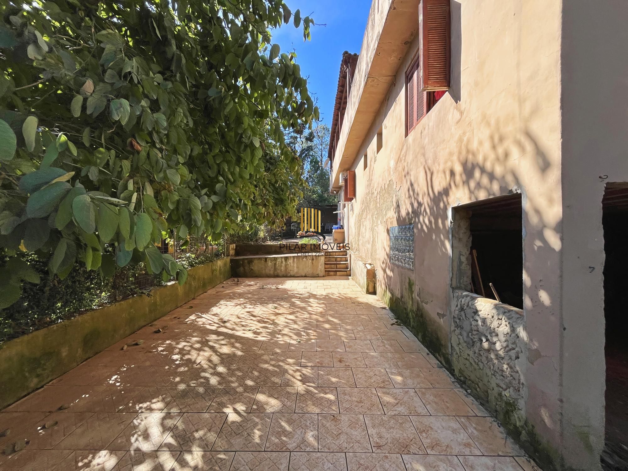 Casa 3 dormitórios no bairro Hípica