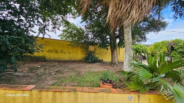 Casa em Porto Alegre, no bairro Belém Novo, com 3 dormitório(s), e 3 banheiros, à venda.