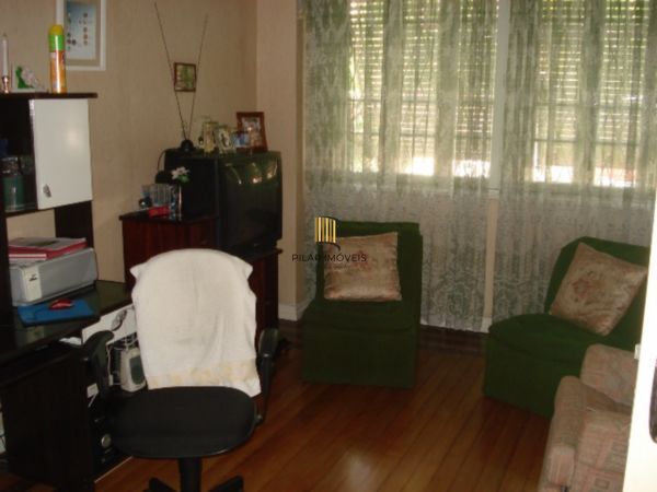 Casa para Venda - 280m², 3 dormitórios, sendo 1 suites, 2 vagas - Medianeira