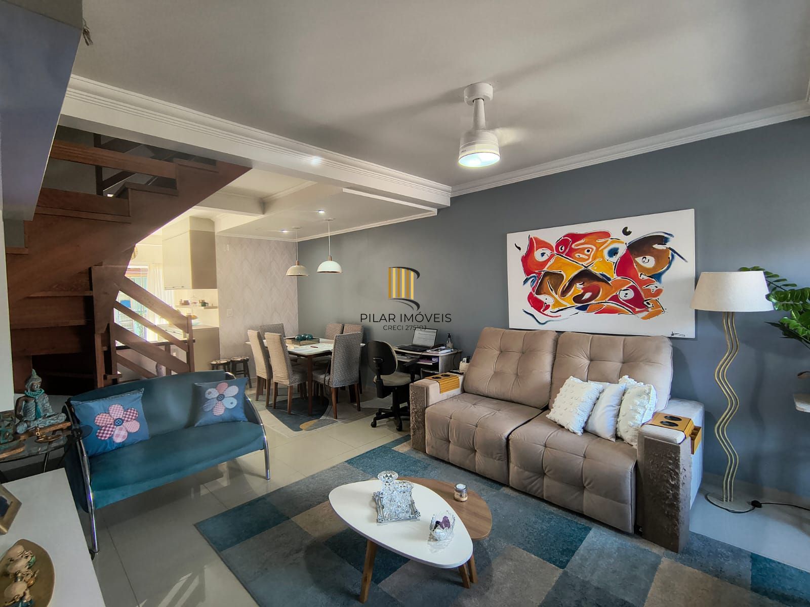 Otimo sobrado com 2 suites no bairro Guaruja