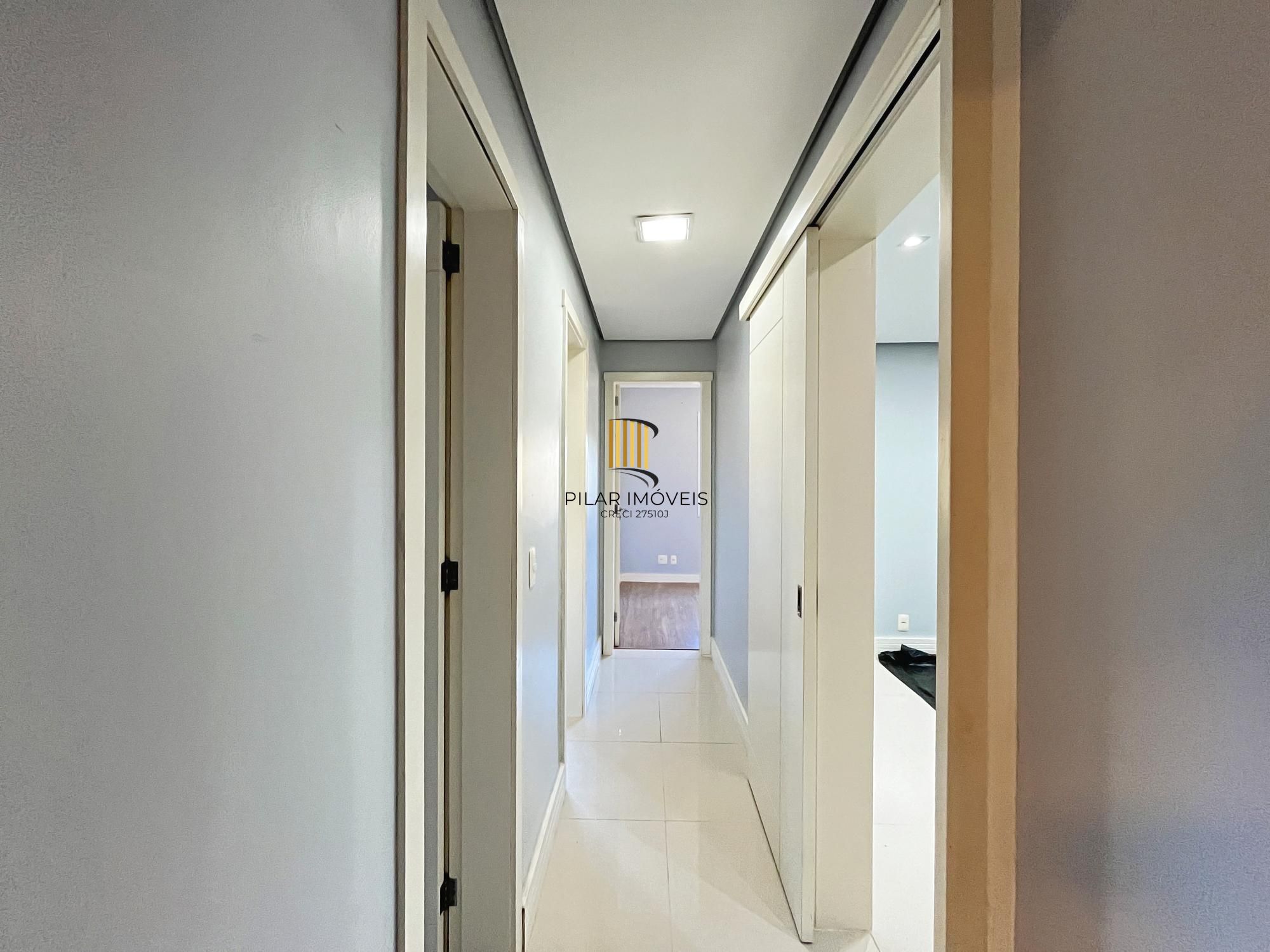 Excelente Apto com 102 m² de 3 dormitórios sendo um suíte com duas vagas no Menino Deus