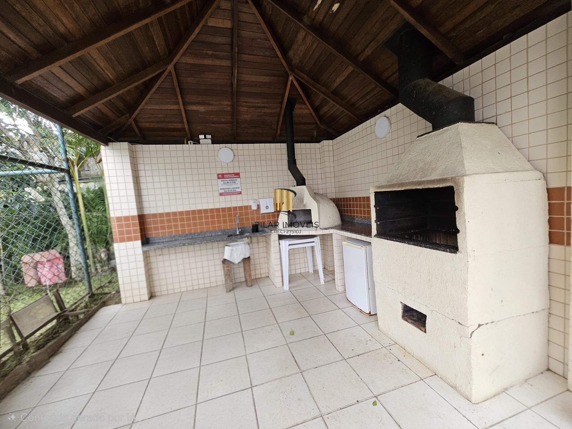 Lindo apartamento 2 dorm com suite e churrasqueira no bairro Cristal!