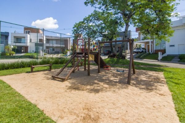 **Espetacular Casa de Condomínio com 3 suítes, Piscina com aquecimento**